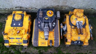 Imperial Fists Tanks